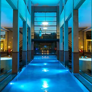 & Wellness Zuiver Отель